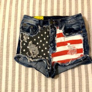 Machine, size 28, Jean shorts with American flag decor